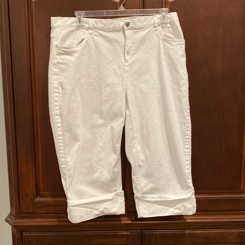CJ Banks Cropped white women’s pants, size 18 W
